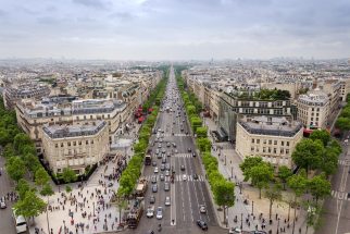 Champs Élysées. The heart of Paris
